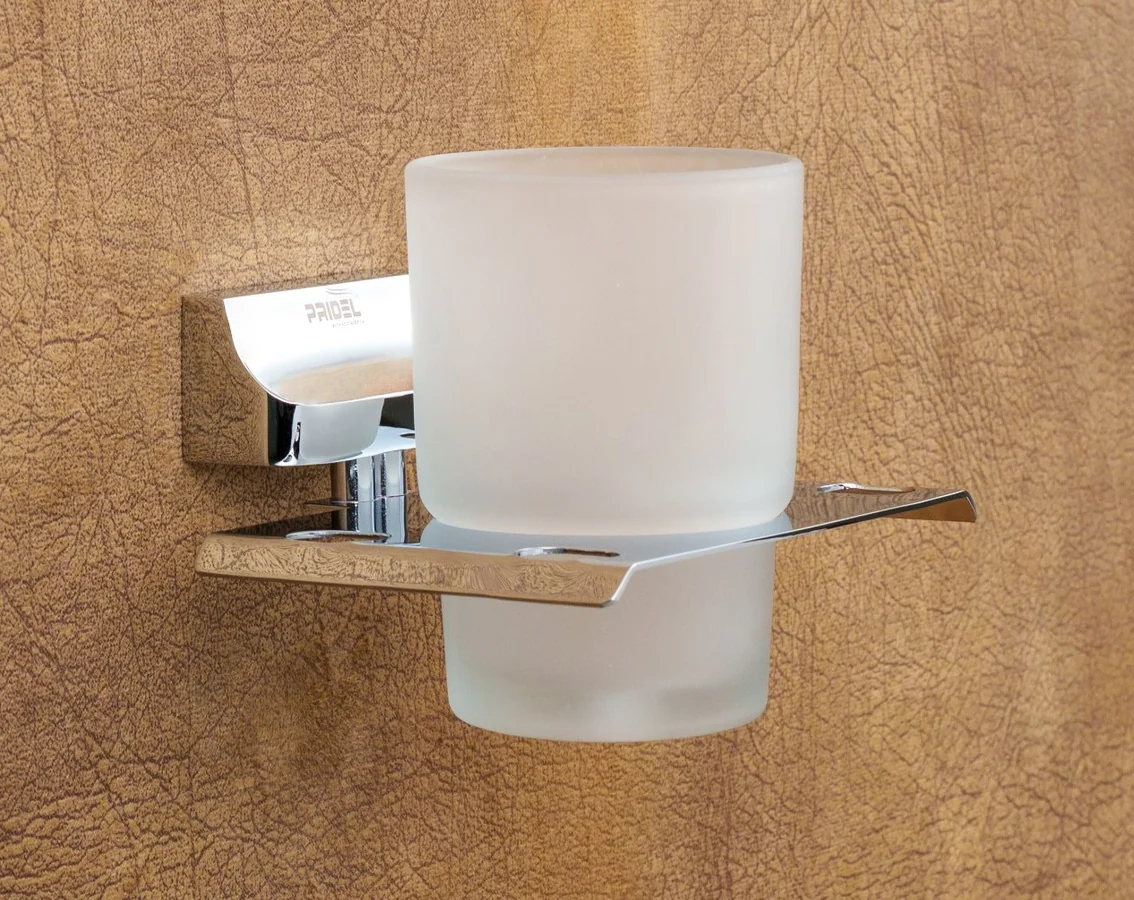 E-206 TUMBLER HOLDER