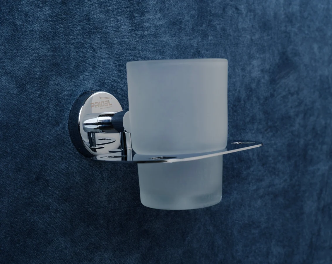 L-606 TUMBLER HOLDER